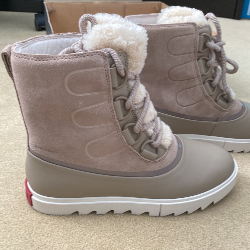 SOREL WOMEN WINTER BOOTS! - Picture 4 of 9